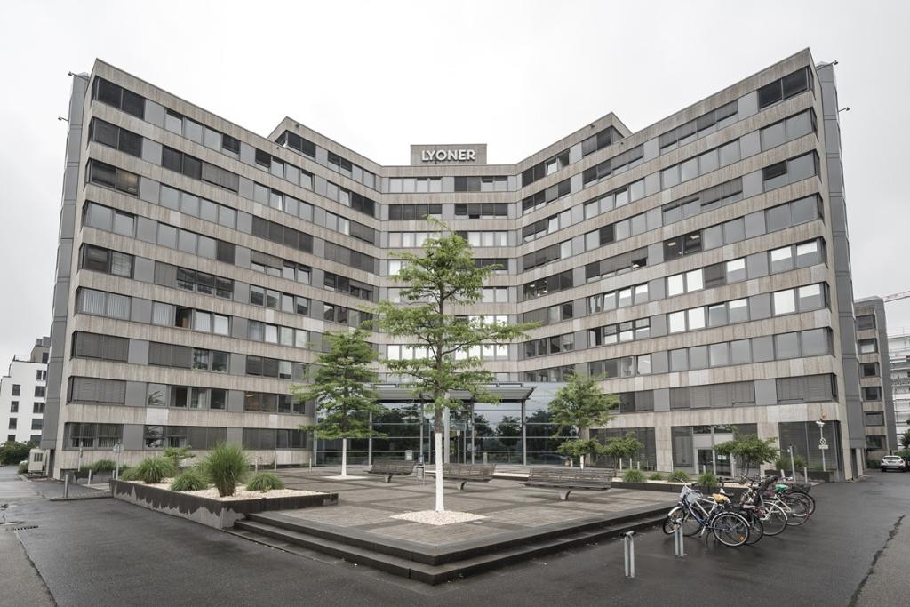 Regus_Lyoner Stern_5166_Frankfurt_Germany_Exterior.jpg