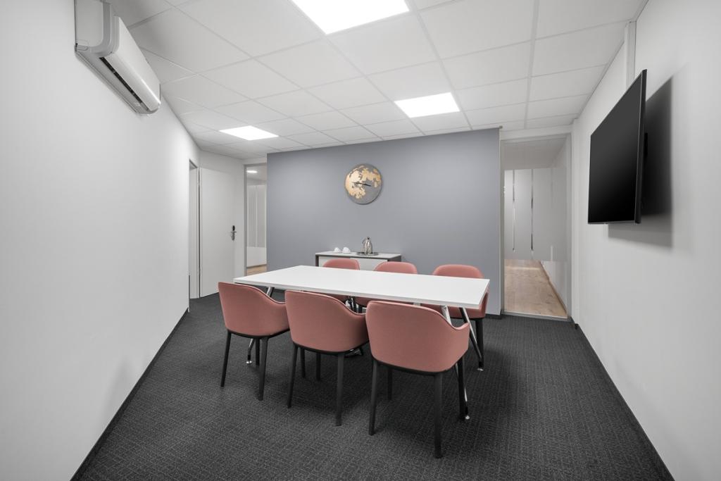 Regus_Lyoner Stern_5166_Frankfurt_Germany_MeetingRoom.jpg
