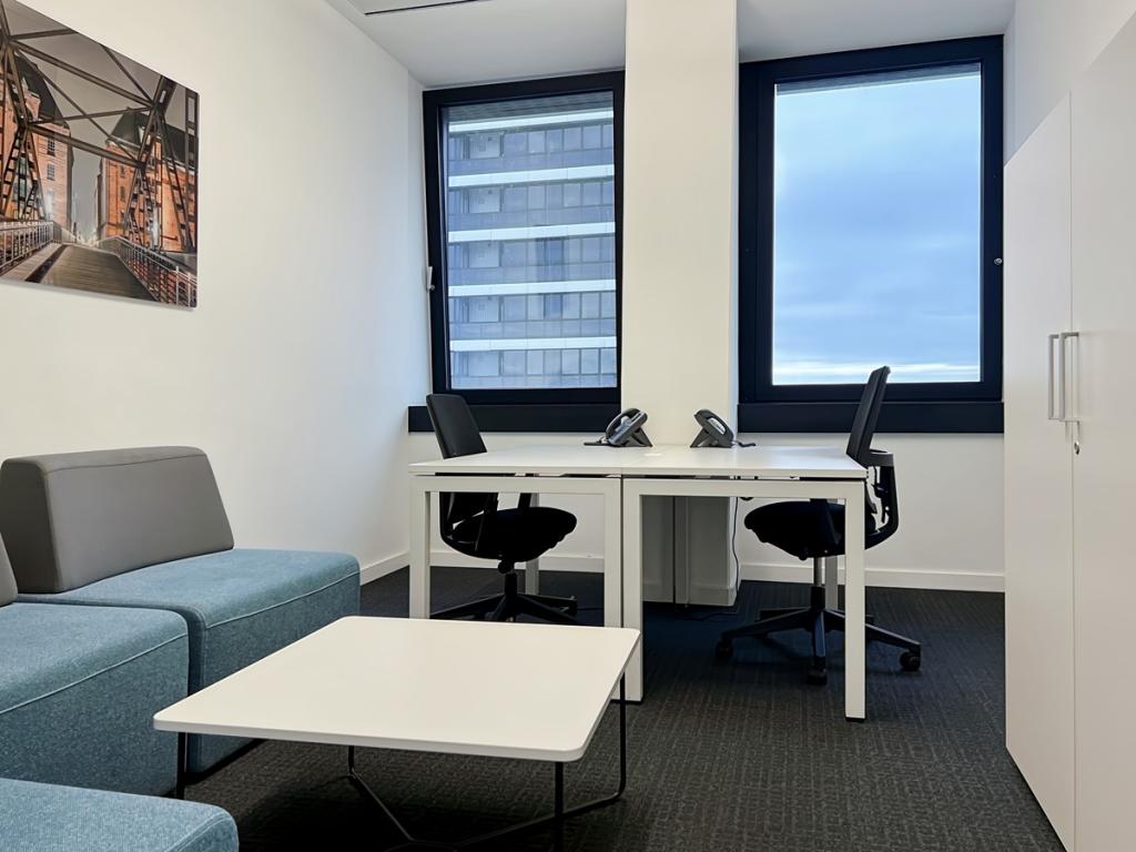 Regus_Mundsburgtower_Germany_Centre 3914_Office 2.jpg