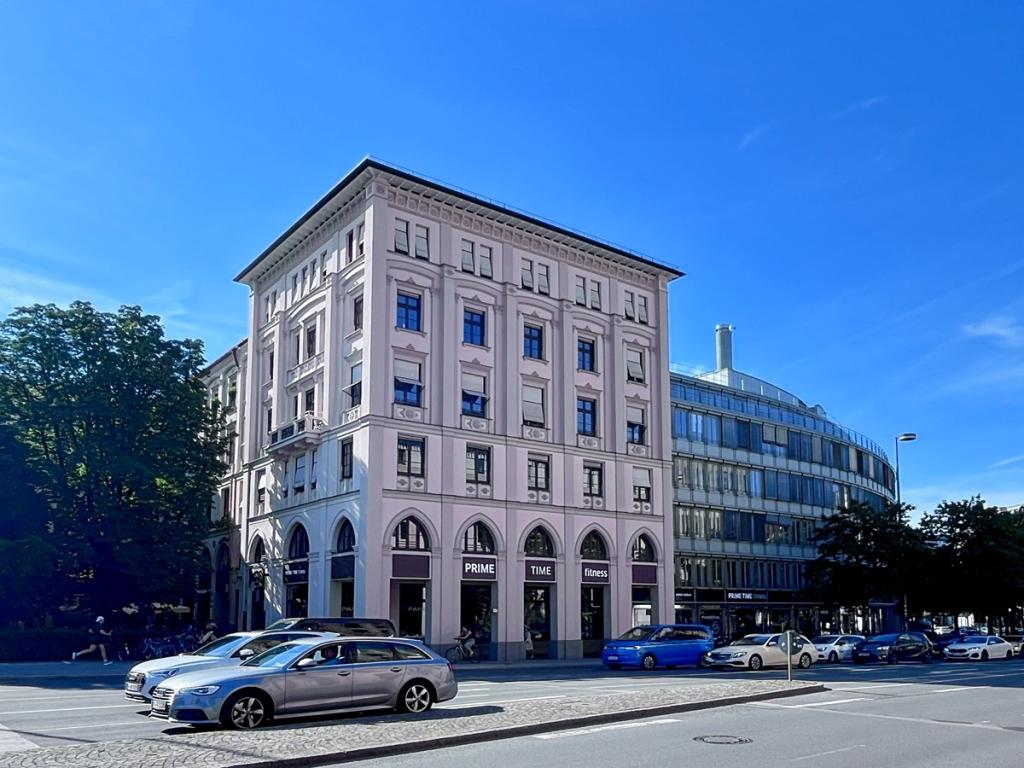 Regus_Munich Maximilianstr.35_Germany_Centre 517_Exterior Building 1.jpg