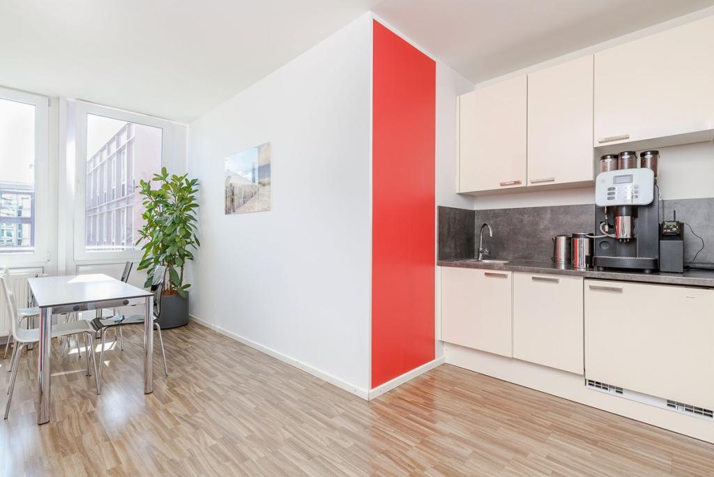 Regus_Neue Messe Riem_2538_Munich_Germany_Kitchen.jpg