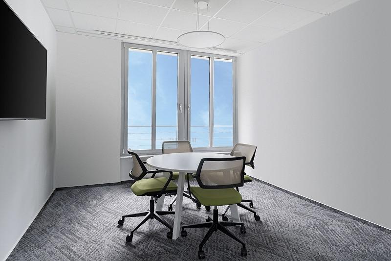 Regus_Rennbahn_5434_Neuss_Germany_MeetingRoom_RESHOOT.jpg