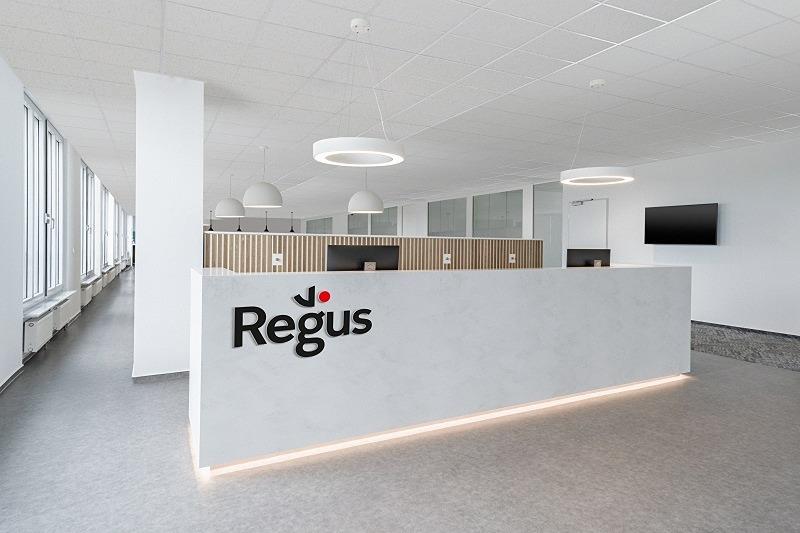 Regus_Rennbahn_5434_Neuss_Germany_Reception_RESHOOT.jpg