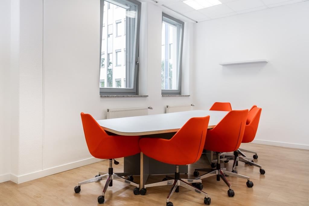Regus_Südwestpark_4497_Nürnberg_Germany_SmallMeetingRoom.jpg