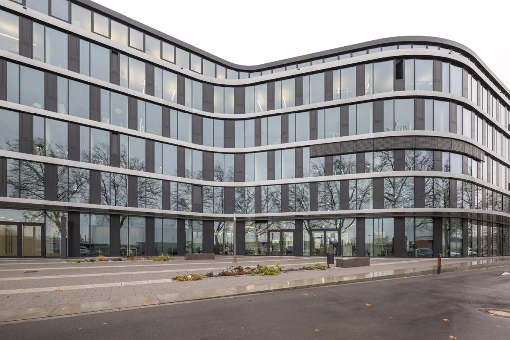Regus_Theo105_5562_Düsseldorf_Germany_Exterior.jpg
