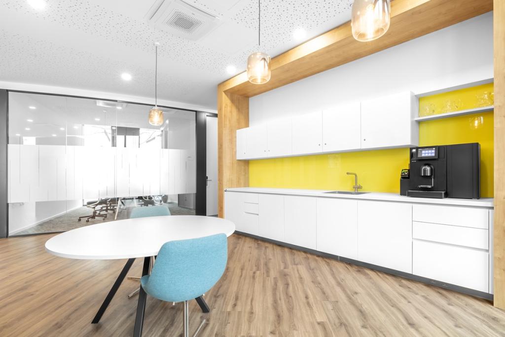 Regus_Theo105_5562_Düsseldorf_Germany_Kitchen.jpg