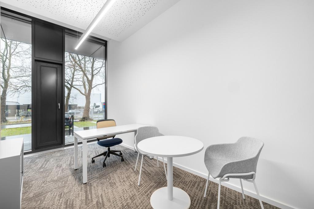 Regus_Theo105_5562_Düsseldorf_Germany_SmallOffice.jpg
