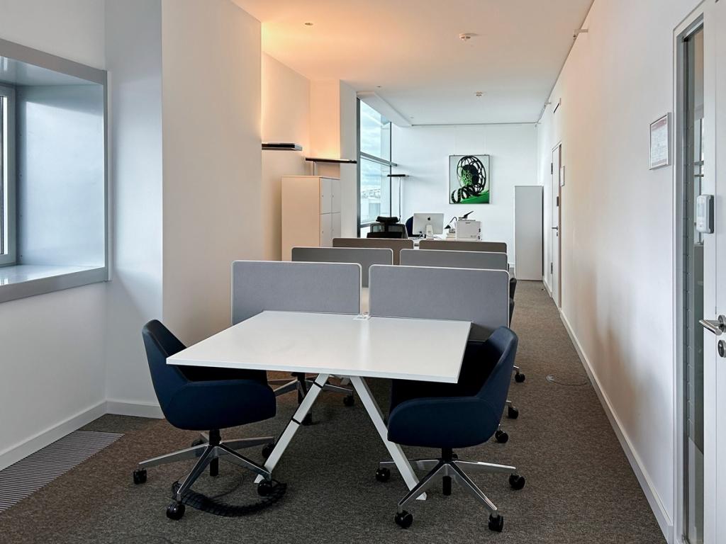 Signature_Cologne Kranhaus Süd_Germany_Centre 2750_Co-working 1..jpg
