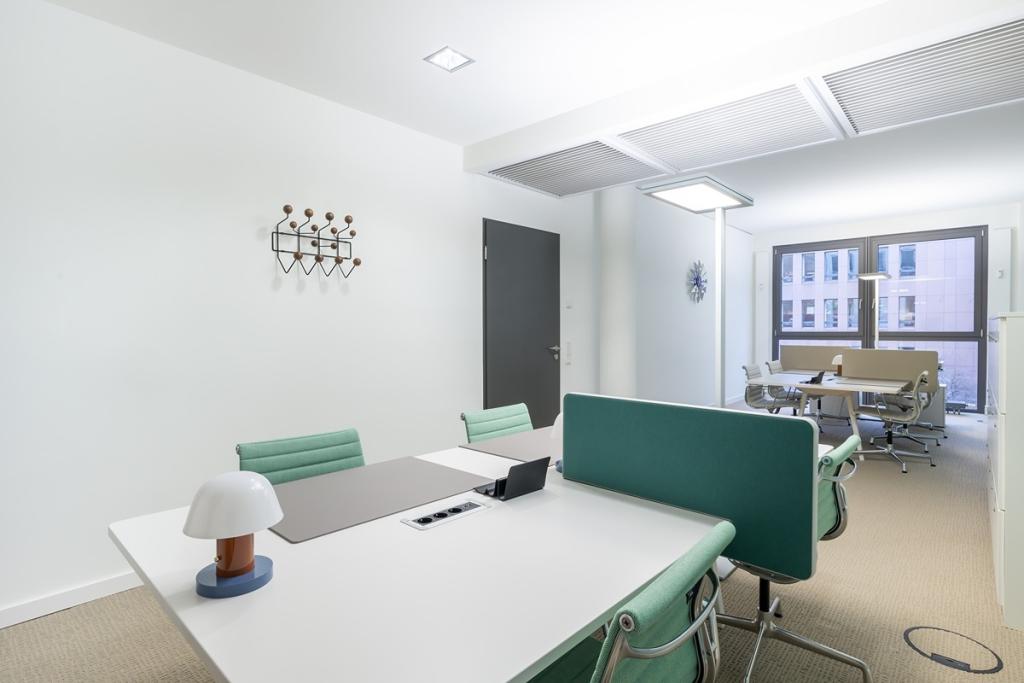 Signature_Heinrich Heine_5405_Dusseldorf_Germany_Large Office.jpg