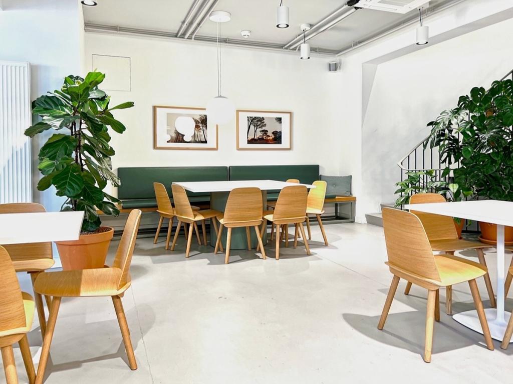 Spaces_Breite Strasse_Germany_ Centre 4956_Business Lounge 1.jpg