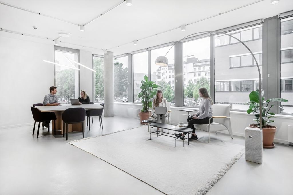 Spaces_The Docks_5268_Frankfurt_Germany_couch area_1.jpg
