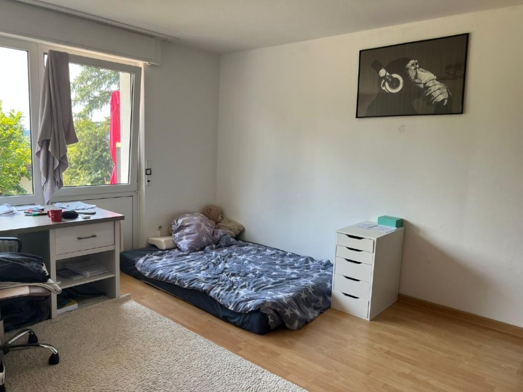 Erdgeschosswohnung mit Gartenanteil in Leonberg zu vermieten - Photo 2