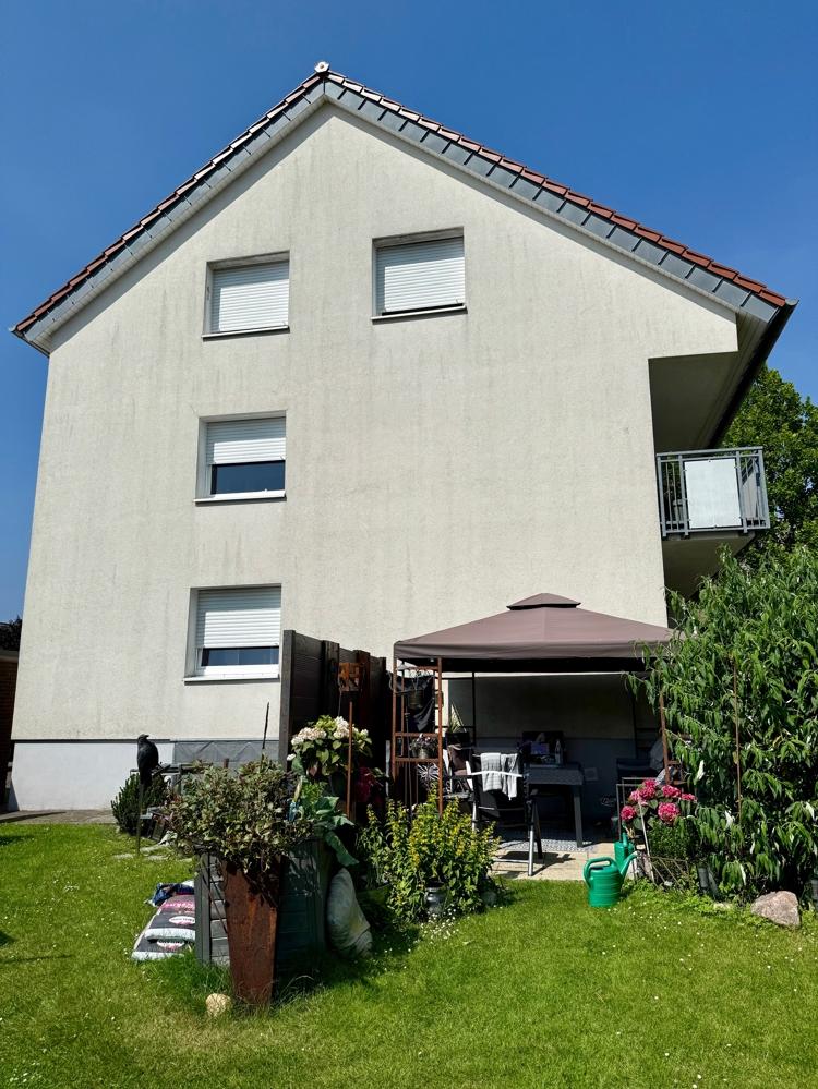 Hausansicht Garten