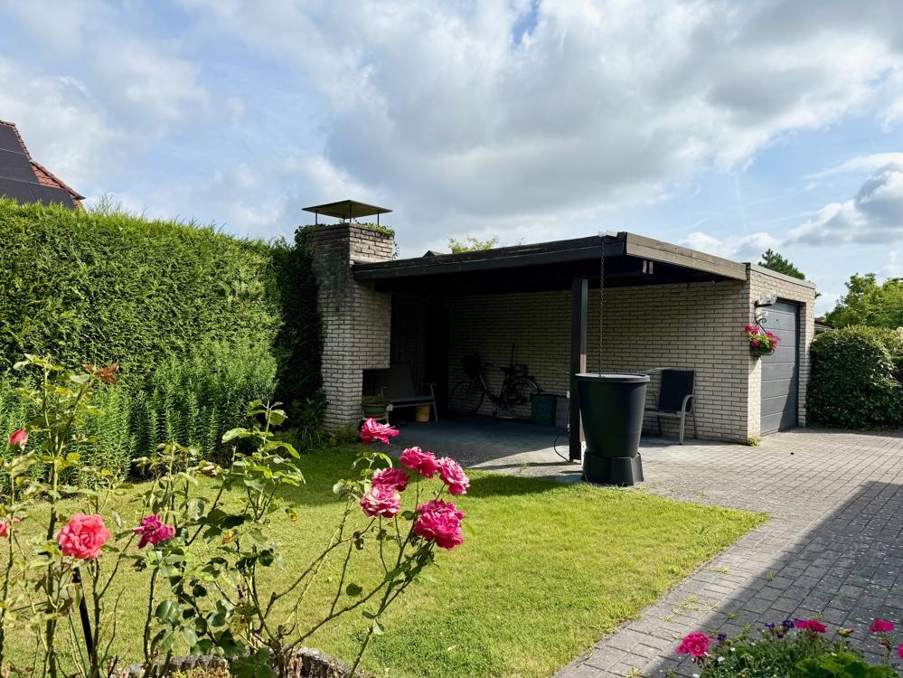 Freisitz mit Garage