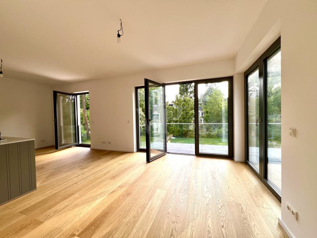 Top-Lage in Schlachtensee: Helle 2-Zimmer-Wohnung in Seenähe mit Süd-West-Balkon und Fahrstuhl - Photo 1