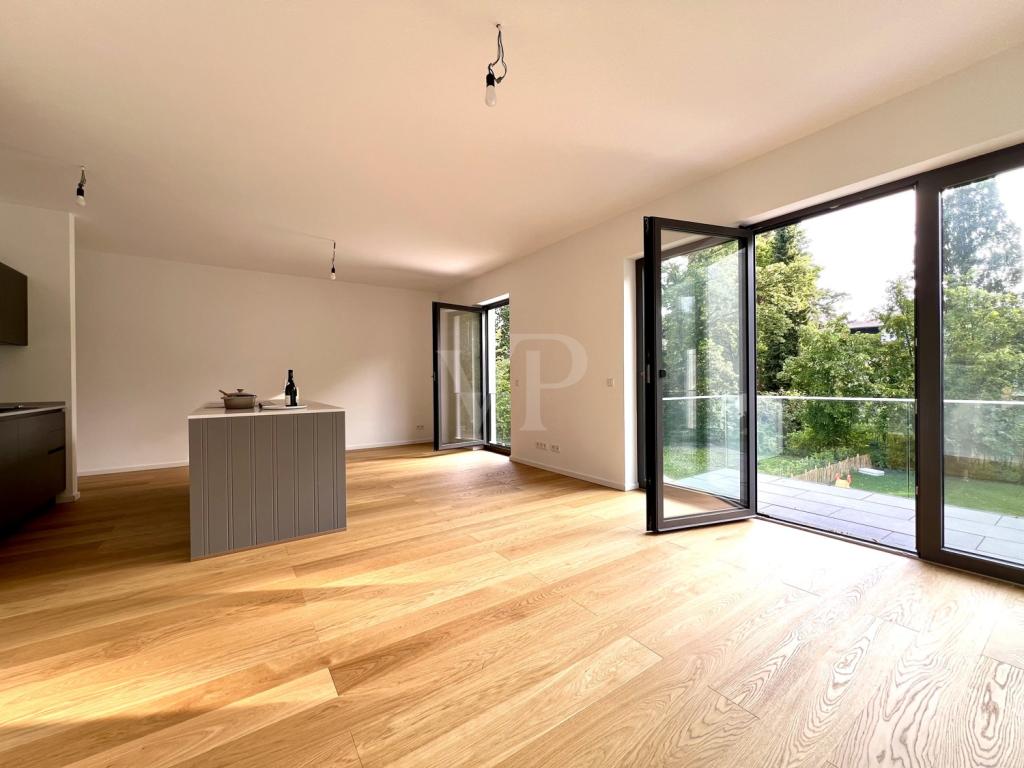 Top-Lage in Schlachtensee: Helle 2-Zimmer-Wohnung in Seenähe mit Süd-West-Balkon und Fahrstuhl - Photo 2