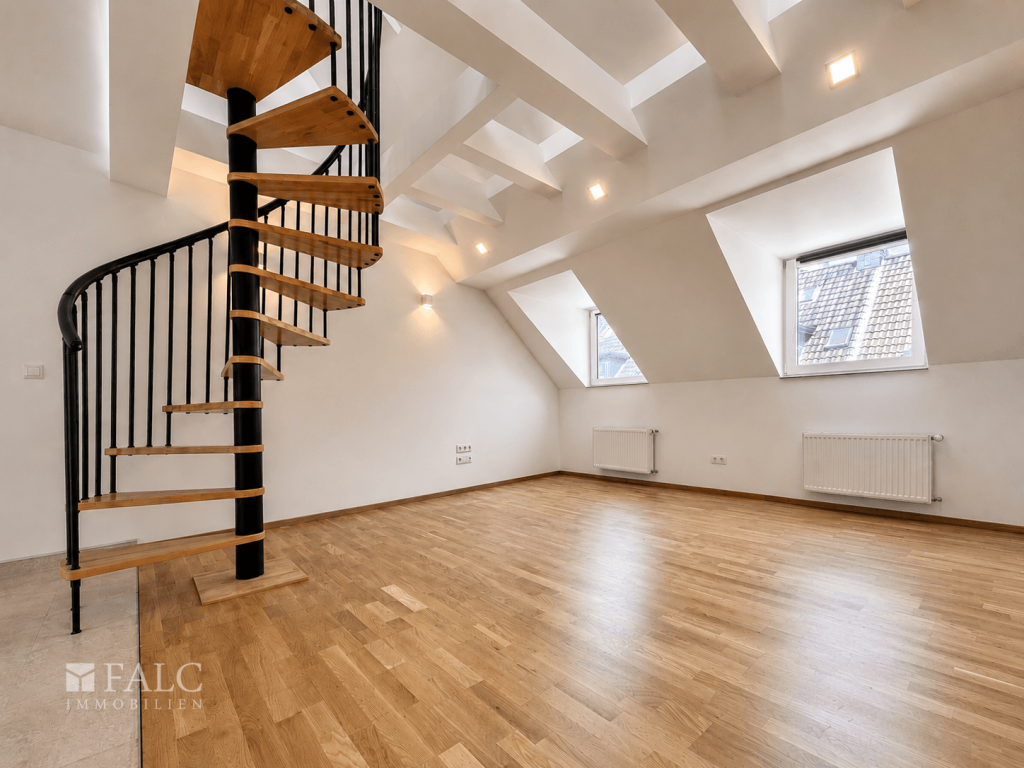 Exklusive Maisonette-/Duplexwohnung mit offener Galerie, Klimaanlage und Südwestbalkon - Photo 1