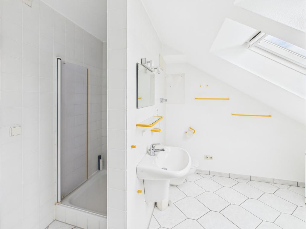 Badezimmer im Dachgeschoss