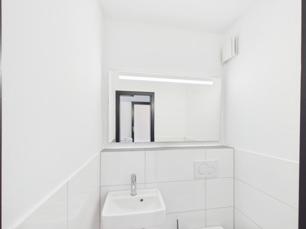 Lichtdurchflutete Dachgeschoss-Maisonettewohnung in einer ruhigen Anliegerstraße in Köln-Junkersdorf - Photo 3