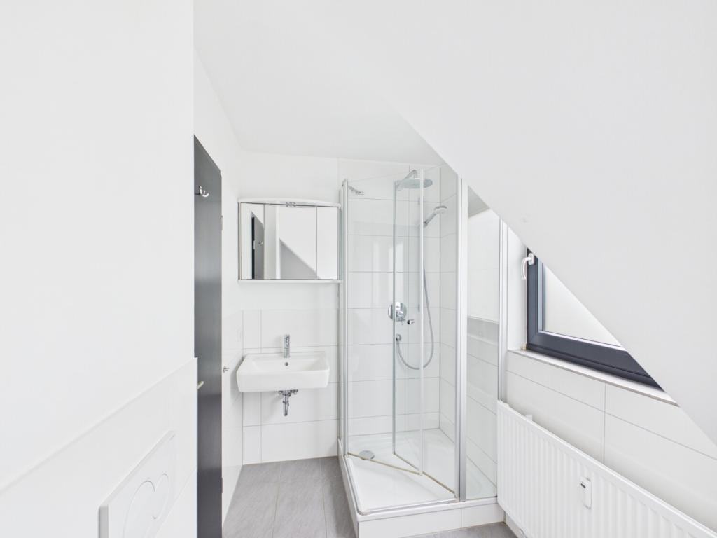 Lichtdurchflutete Dachgeschoss-Maisonettewohnung in einer ruhigen Anliegerstraße in Köln-Junkersdorf - Photo 4