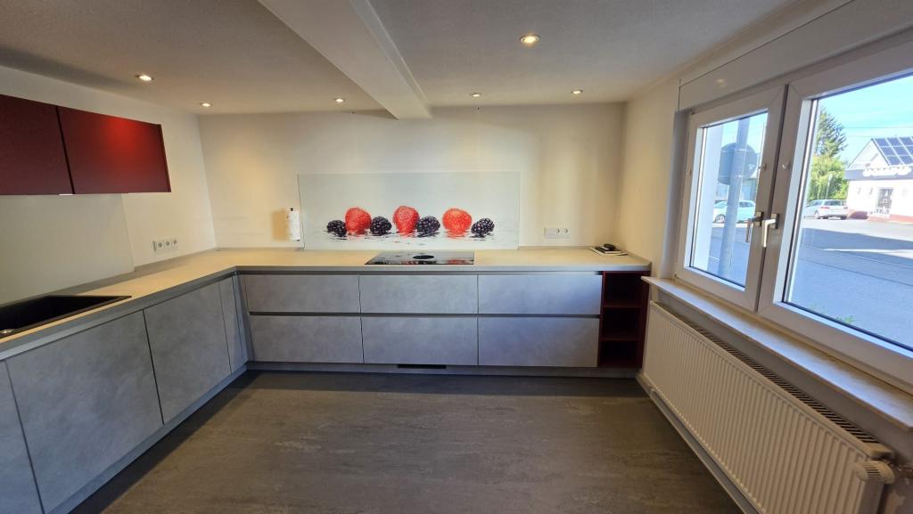 Kleines Einfamilienhaus mit Garage zu vermieten ! - Foto 4