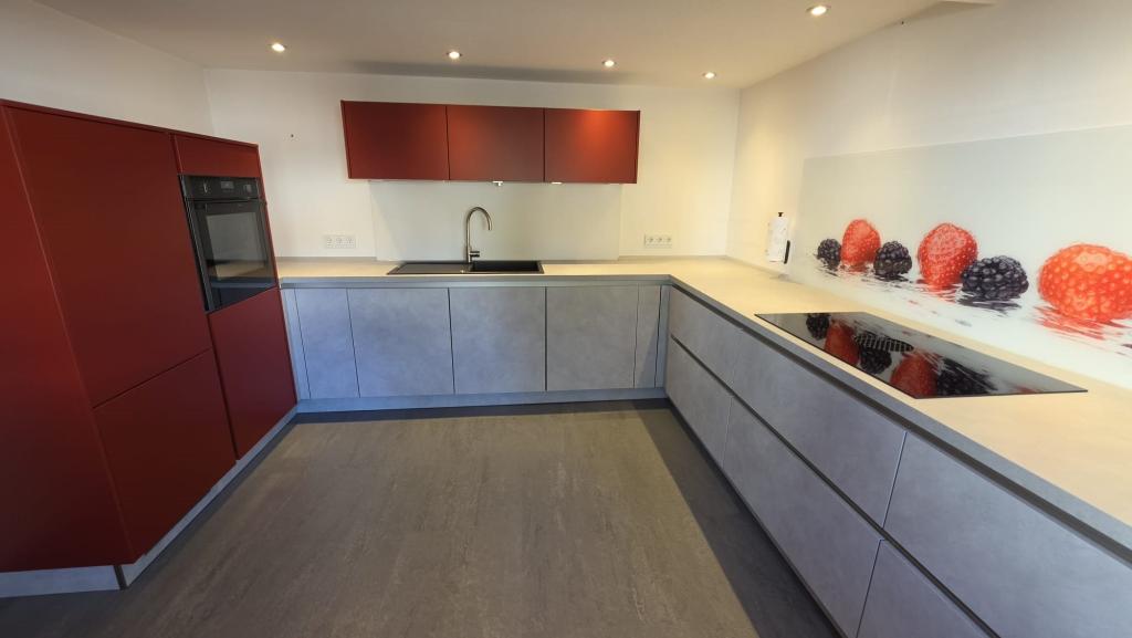 Kleines Einfamilienhaus mit Garage zu vermieten ! - Foto 2