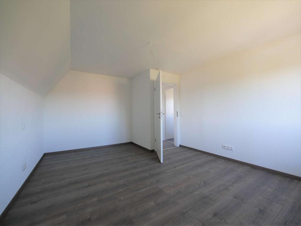 Dachgeschosswohnung im Zweifamilienhaus – 65 m², Gartenanteil & 2 Stellplätze - Photo 5