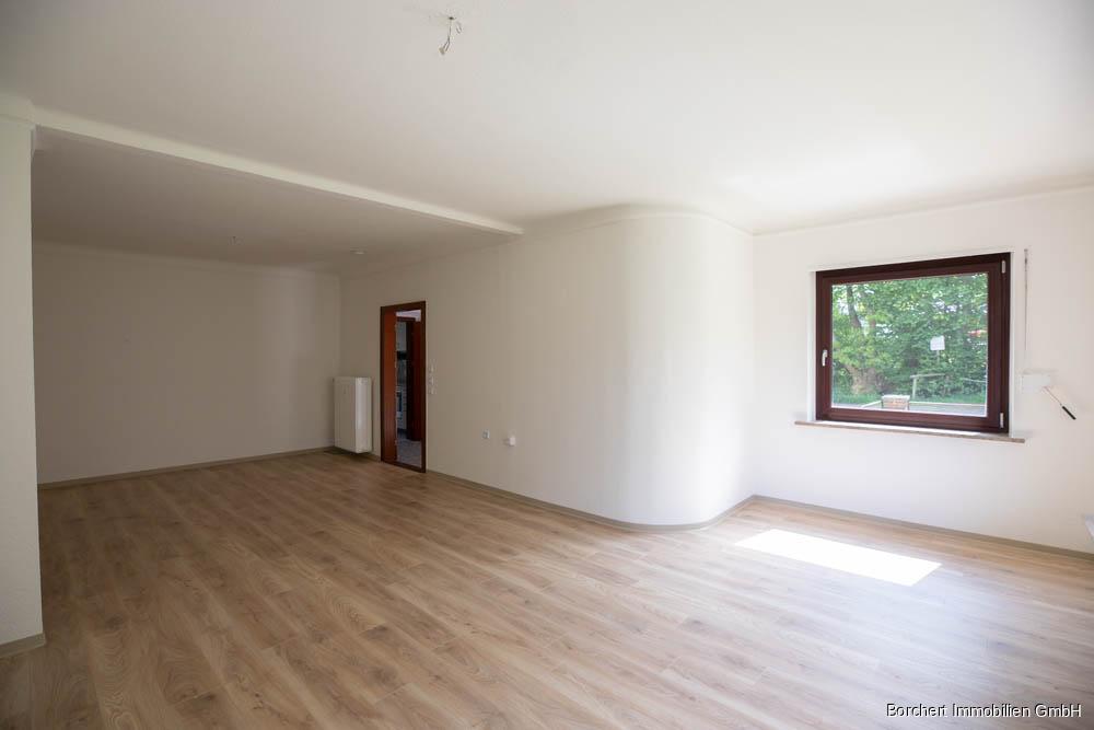 3-Zimmer-Erdgeschoss-Wohnung mit Gartenanteil zu vermieten - Photo 1