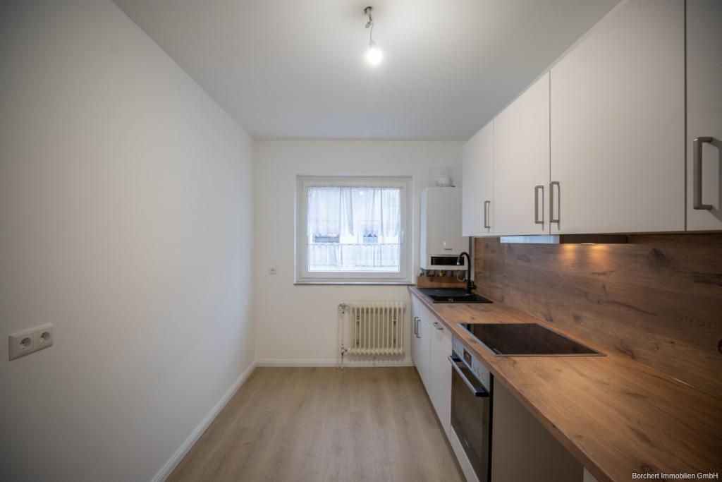 Renovierte 2- Zimmer Wohnung in zentraler Lage von Elmshorn zu vermieten! - Photo 2