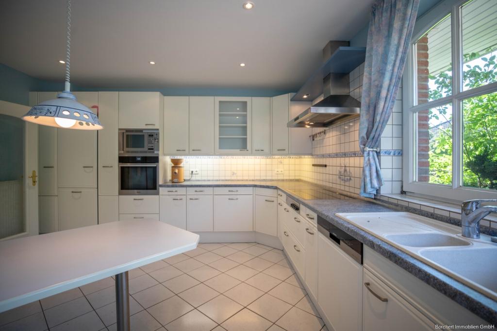 Großzügiges Familienidyll: Stilvolles Einfamilienhaus in Moorrege zu vermieten - Photo 3