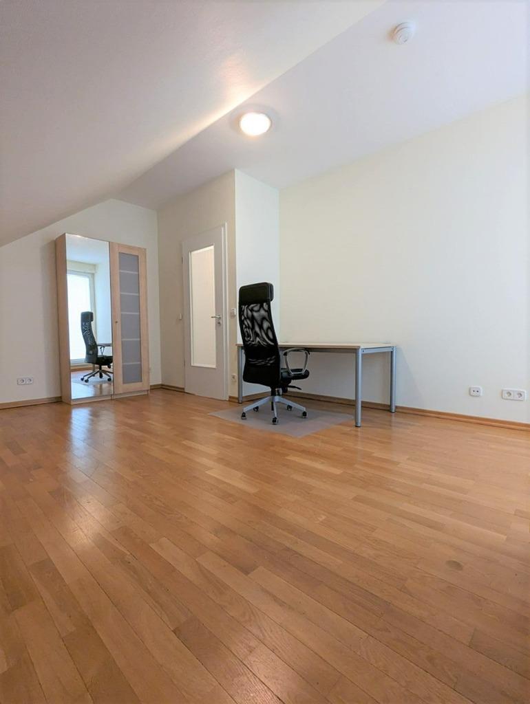 Zimmer04_3OG.jpeg