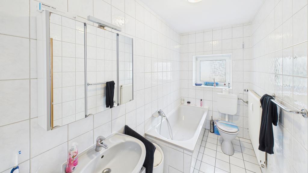 CAM01984G0-PR0520-STILL004