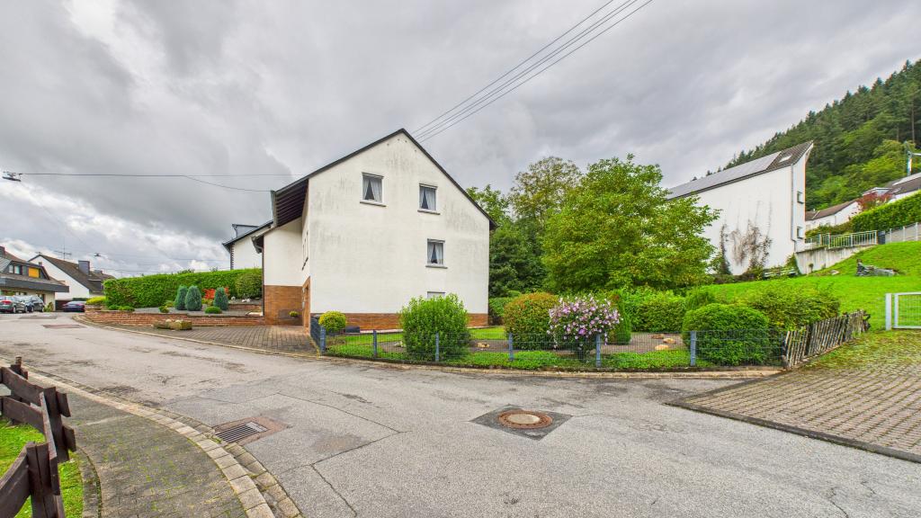 CAM01984G0-PR0521-STILL001