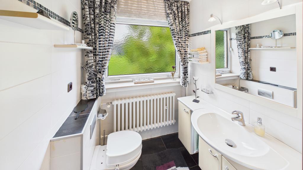 CAM01984G0-PR0521-STILL006