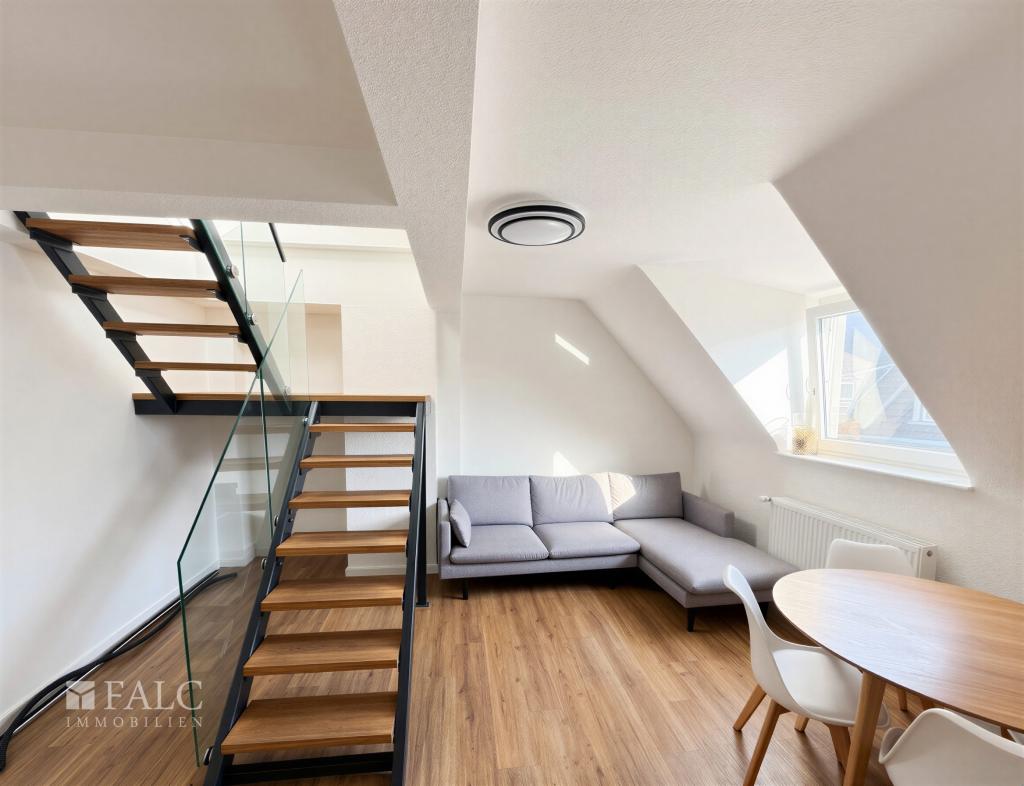 Möblierte und Frisch sanierte Dachgeschoss Wohnung auf der Severinsstraße - Photo 1