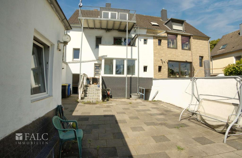 Hausansicht Garten