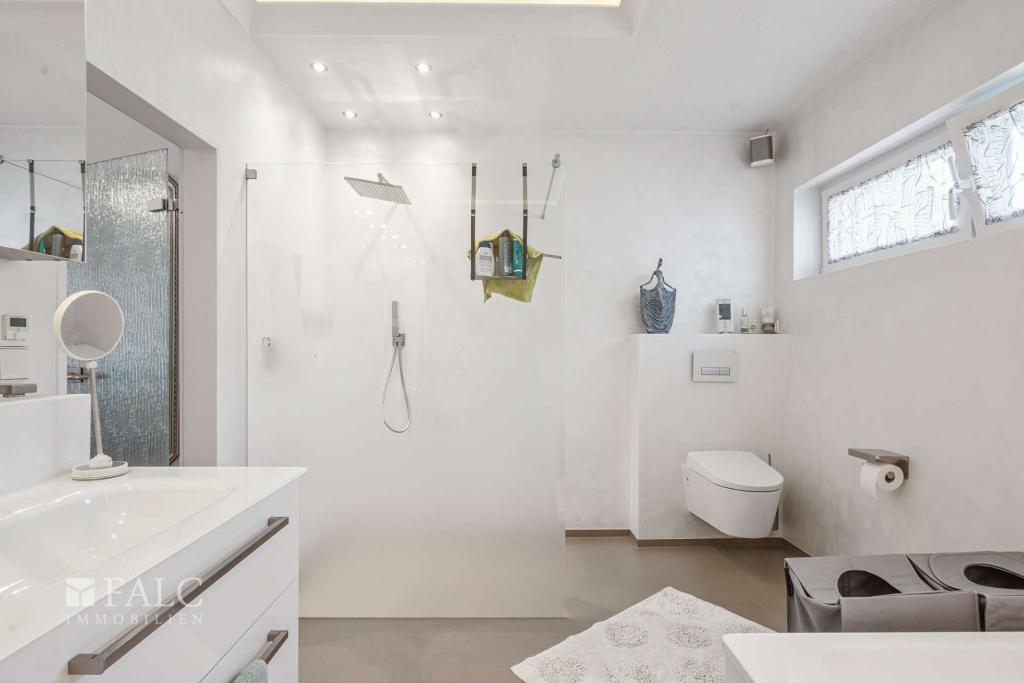 Badezimmer EG