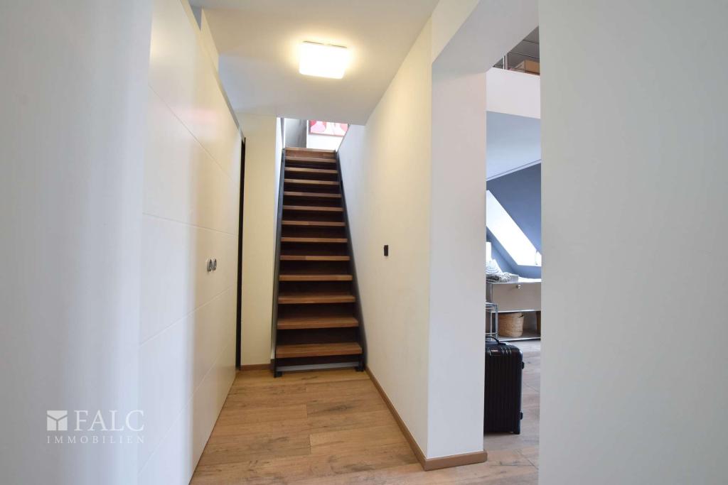 Treppe zur Galerie