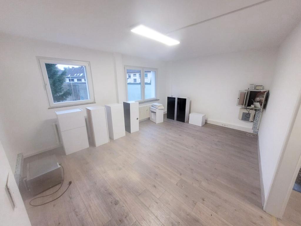 1. OG Büroraum + Netzwerkschrank