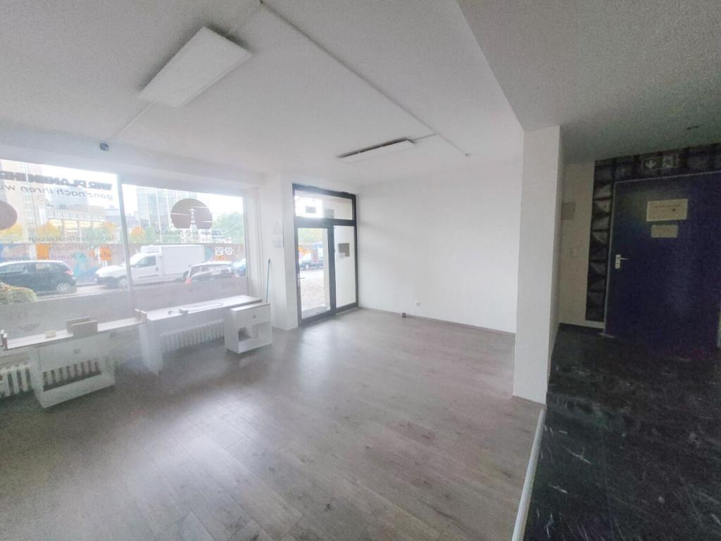 EG Eingangsbereich Schaufenster