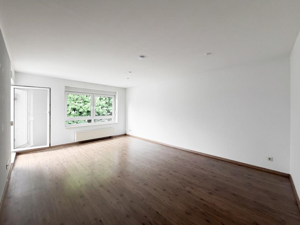 Licht, Luft und Lebensraum – charmante 3,5-Zimmer-Dachgeschosswohnung mit Balkon - Photo 2