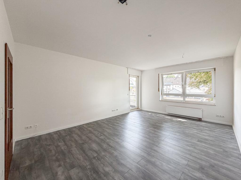 Licht, Luft und Lebensraum – eine charmante 3,5-Zimmer-Wohnung mit Balkon im 1. OG. - Foto 1