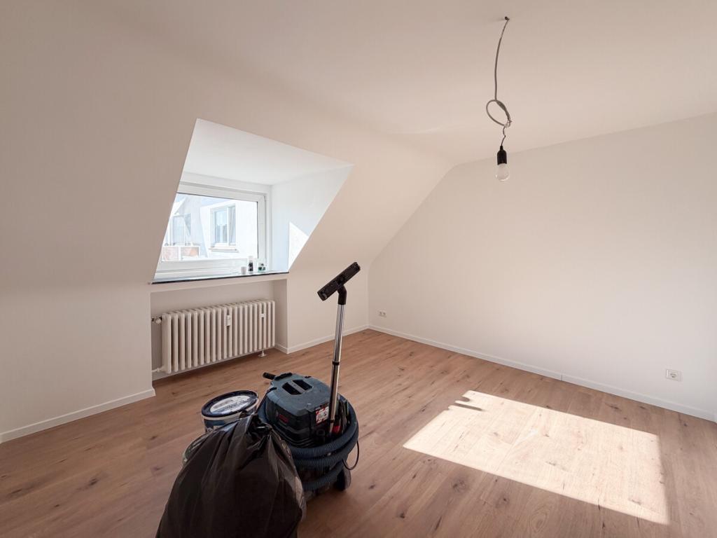 Dachgeschoss trifft Charakter – Wohnen auf zwei Ebenen - Foto 5