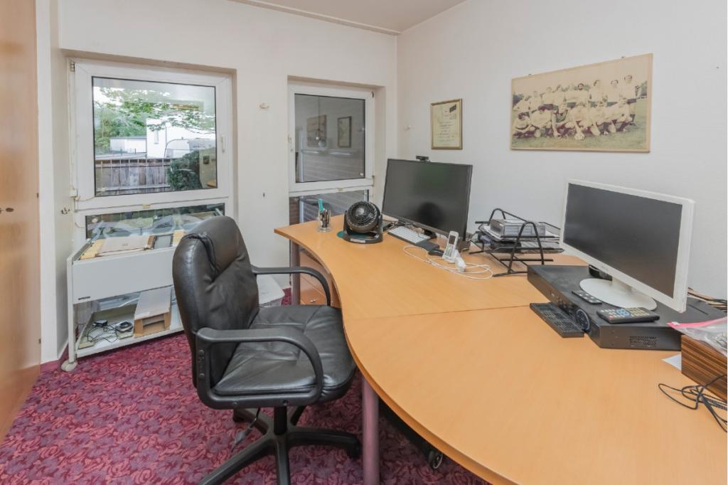 Büro EG