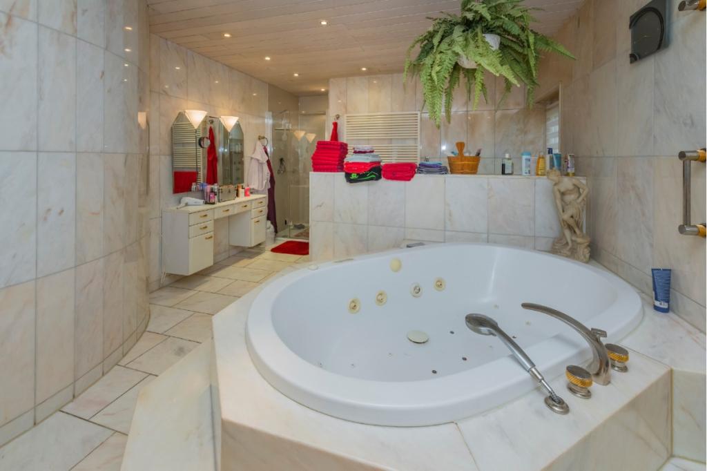 Badezimmer EG