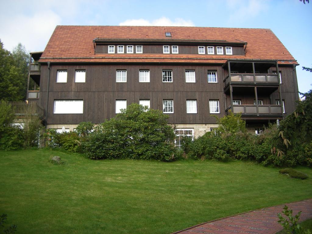 Sommeransicht Strasse.JPG