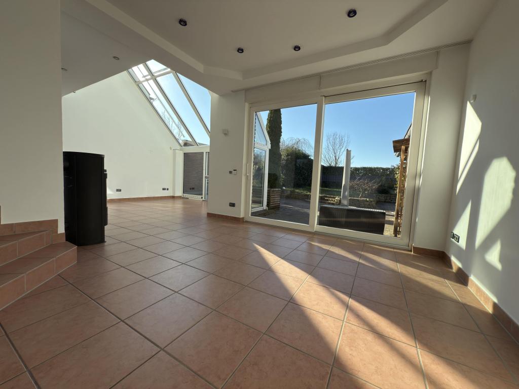 Doppelhaushälfte mit Wintergarten, Kamin, Sauna & schönem Garten zur Miete! - Photo 1
