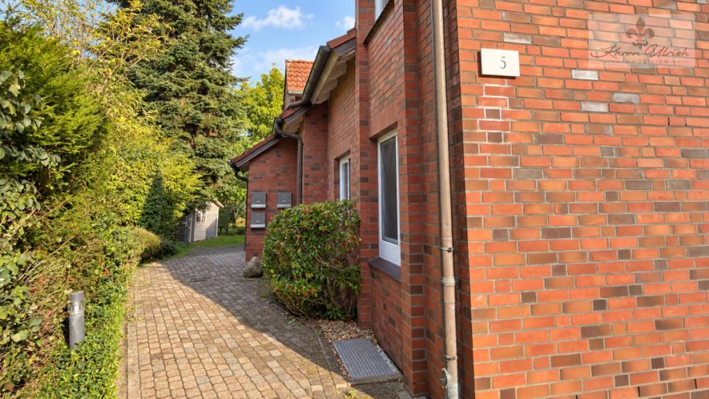 Mitten in Hittfeld und doch ganz für sich – großzügige Gartenwohnung auf zwei Ebenen - Foto 3