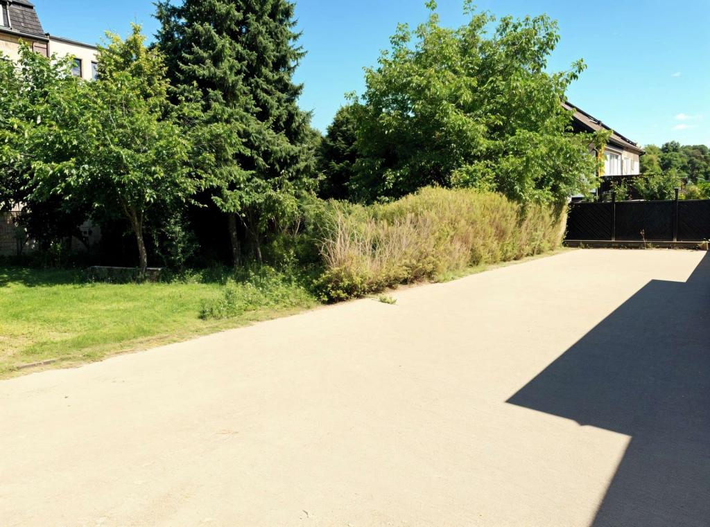 Bild Grundstück Expo - Verbessert - (KI generiert)