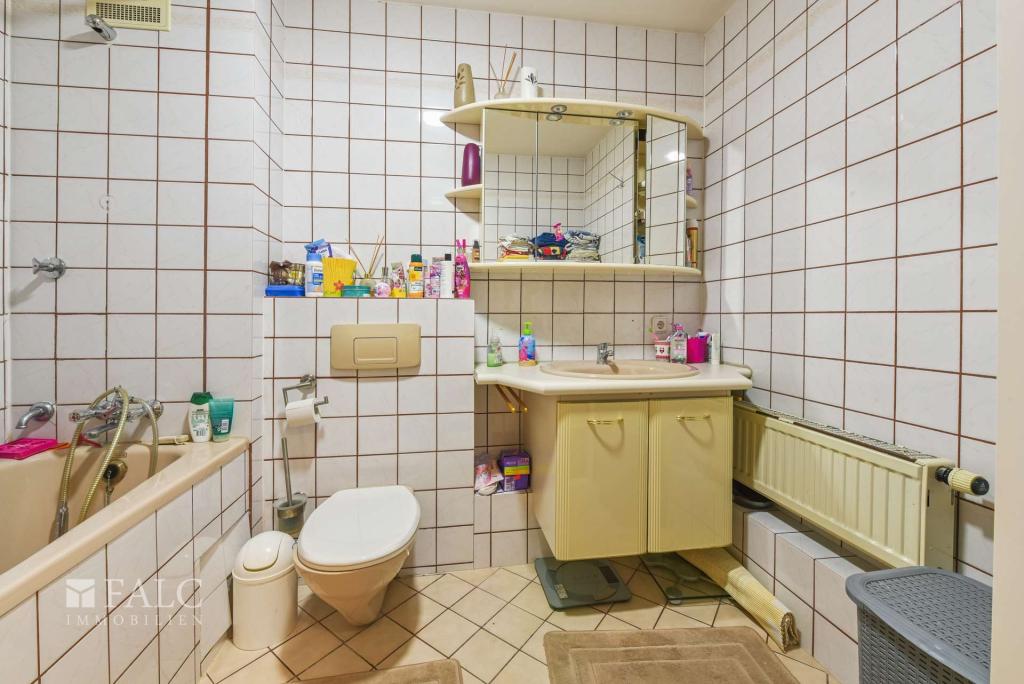 Bad mit Badewanne